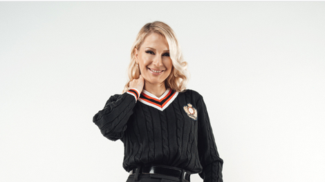 Oblikovalka Maja Ferme ponudila dizajnerske puloverje FERME fashion z bogatim zgodovinskim ozadjem
