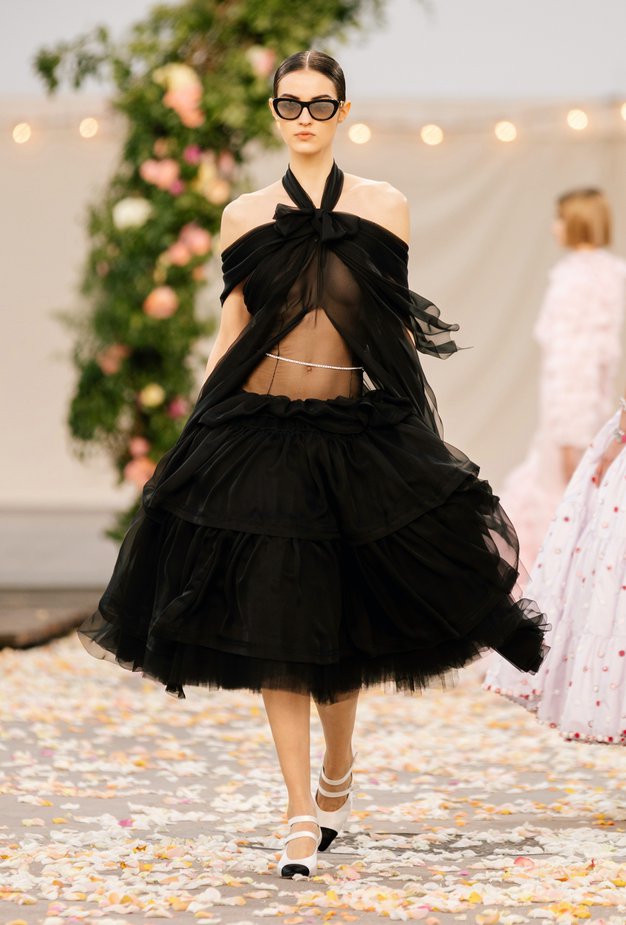 Oglejte si najlepše videze z modne revije Chanel Haute Couture - Foto: Profimedia