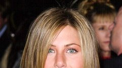 Oboževalci se sprašujejo, kaj se je zgodilo z obrazom Jennifer Aniston: Plastični kirurg razkril njeno največjo skrivnost