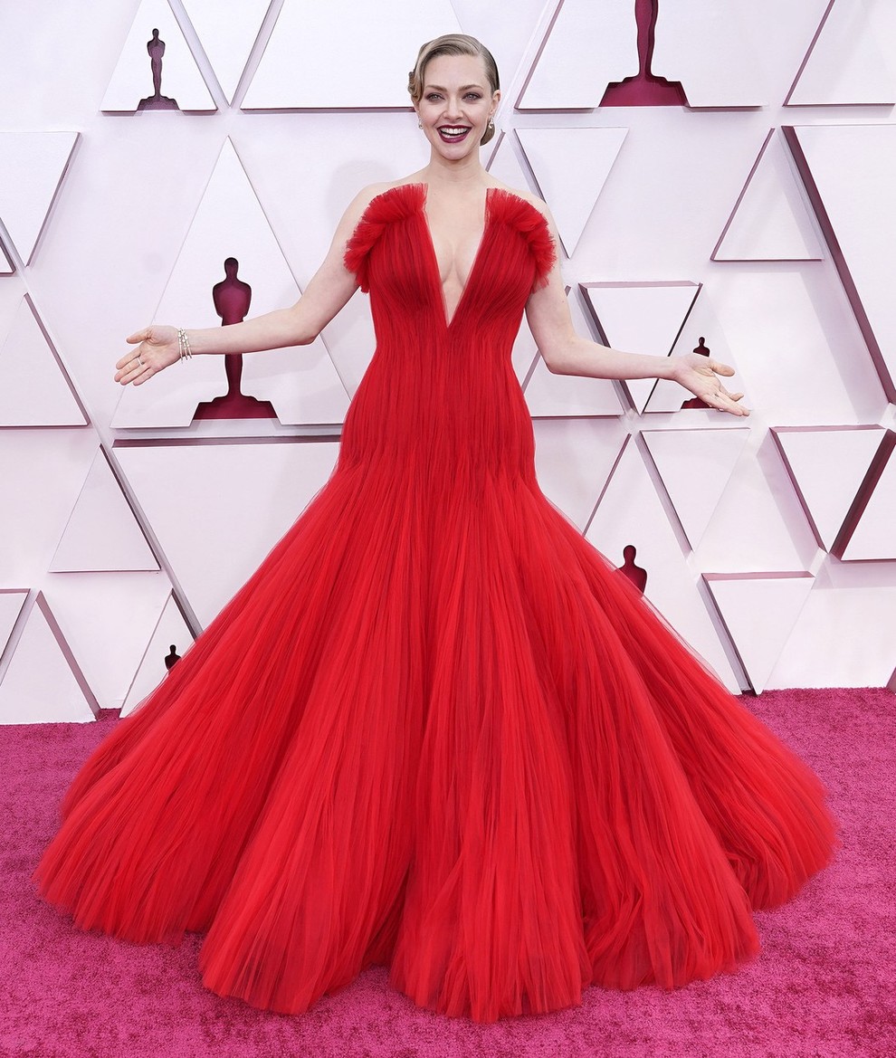 Amanda Seyfried v obleki Armani Privé