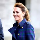 Kate Middleton ponovno očarala v čudoviti obleki iz Zare