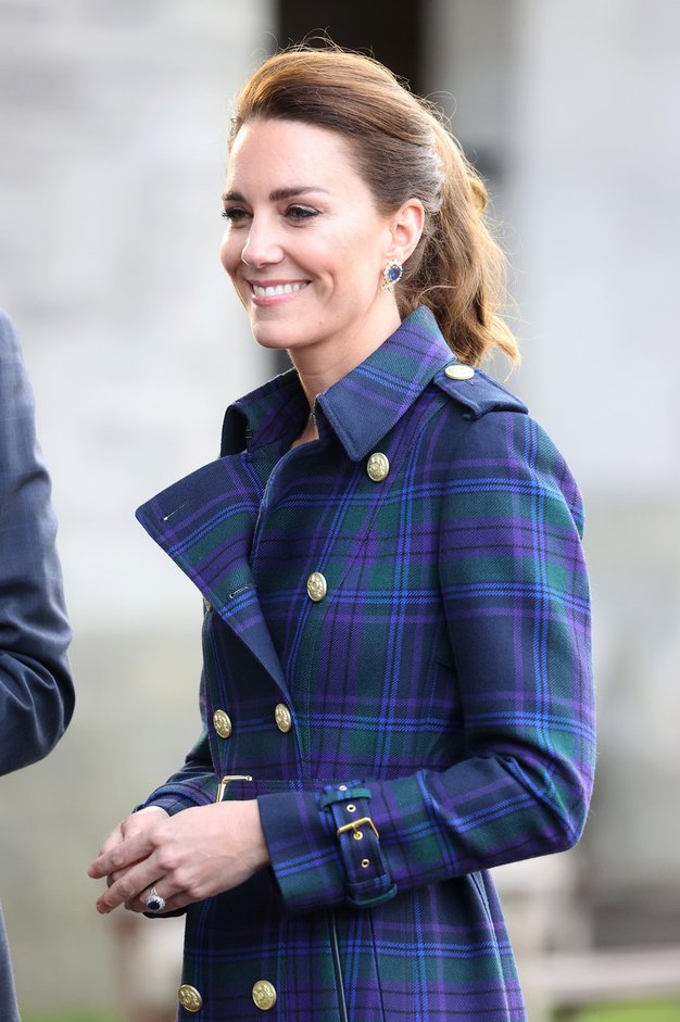Zaljubili smo se v čudovit trenč, ki ga je na Škotskem nosila Kate Middleton - Foto: Profimedia
