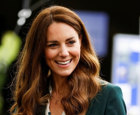 Kate Middleton čudovita v obleki najbolj trendne barve te pomladi