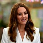 Kate Middleton čudovita v kar dveh ženstvenih oblekah