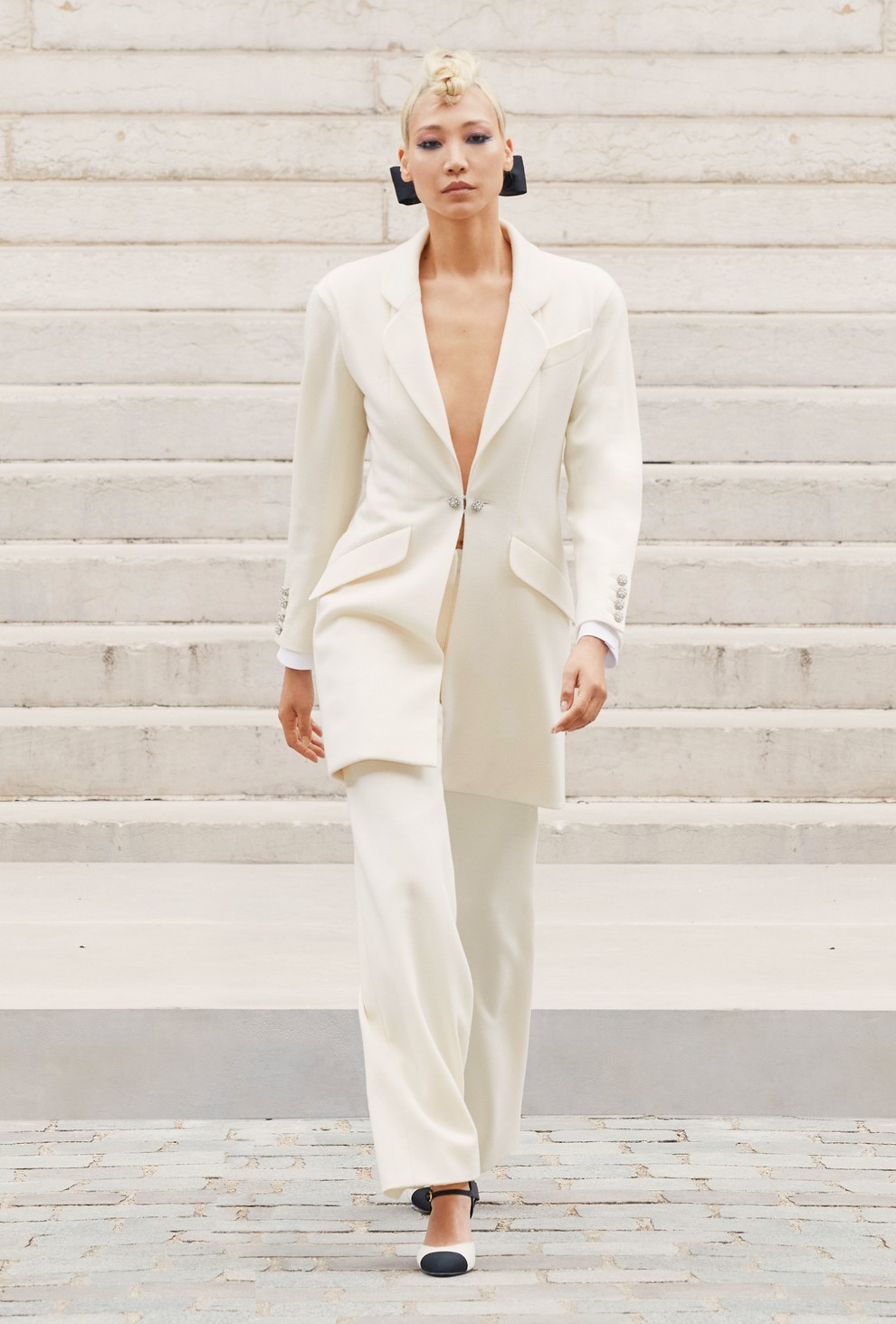 Oglejte si najlepše videze z modne revije Chanel Haute Couture jesen/zima 2021/22