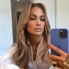 Jennifer Lopez nosila anti trend letošnjih kavbojk in pokazala popoln jesenski stajling