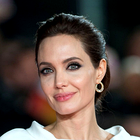 Angelina Jolie nam je pokazala popoln zimski plašč