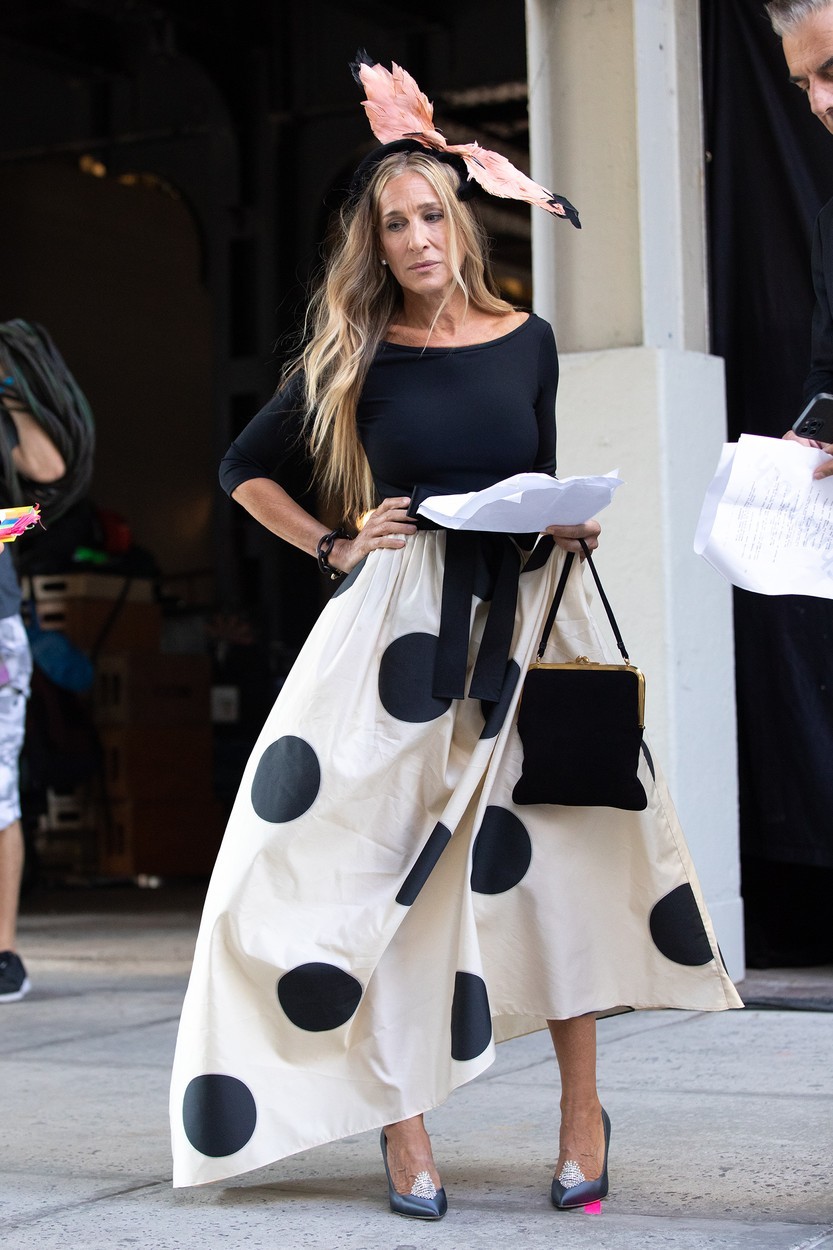 Sarah Jessica Parker danes praznuje svoj 57. rojstni dan! Oglejte si njene najbolj ikonične modne trenutke