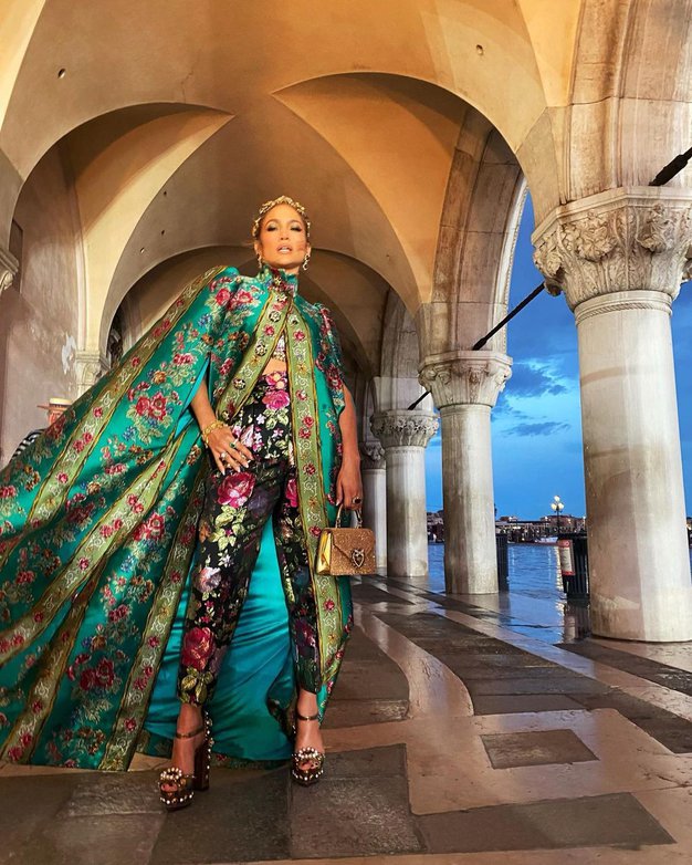Osupljiva modna revija Alta Moda Dolce & Gabbana v Benetkah se je ponašala s strelami in mavrico - Foto: Instagram