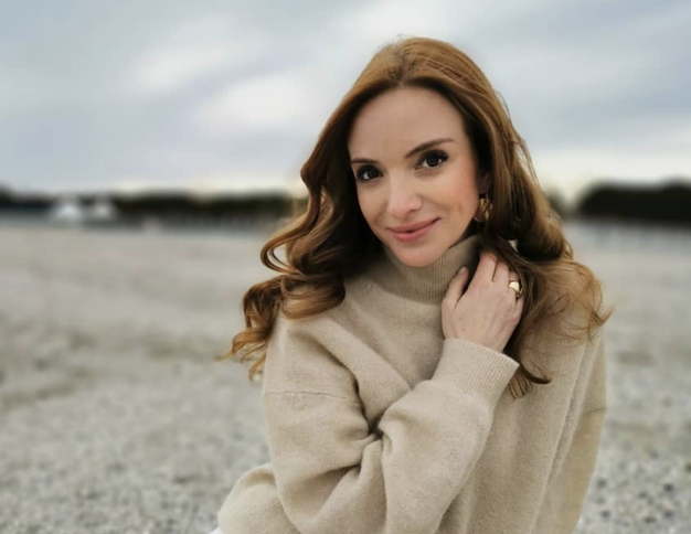 Mojca Mavec osupnila v čudovitem stajlingu - tega trenda nikakor ne bi pričakovali za pomlad - Foto: IG