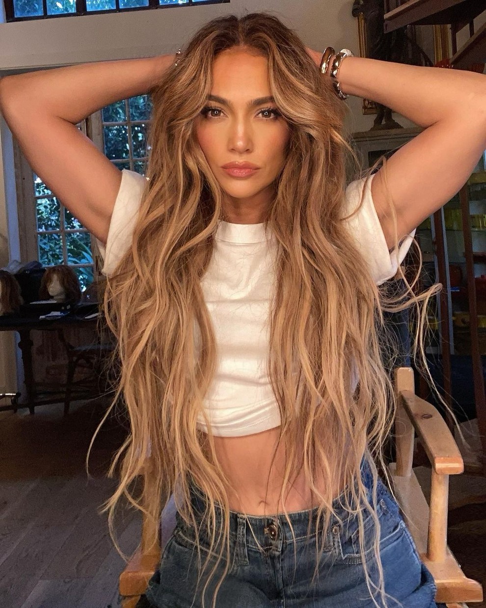 Jennifer Lopez se je minuli teden z Benom Affleckomodpravila na fotografiranje v Los Angelesu. Nosila je stajling, ki nas je …