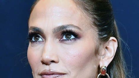 Jennifer Lopez je s to trendno novo pričesko videti 20 let mlajša