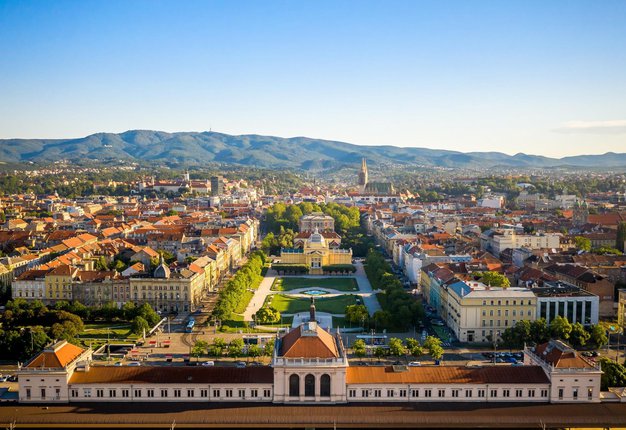1. Pogled na Zagreb iz zraka. - Foto: Duval