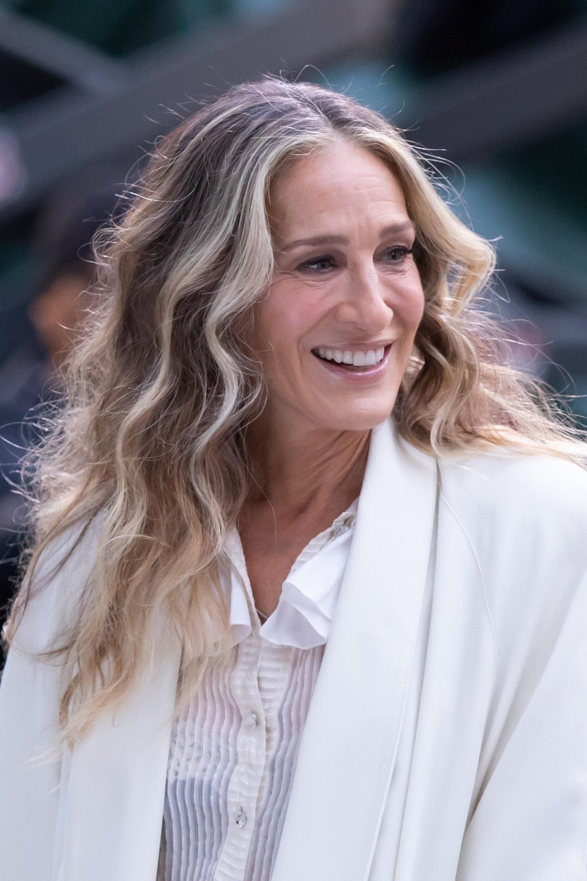 Carrie Bradshaw, ki jo igra Sarah Jessica Parker, je znana po svoji čudoviti garderobi v seriji Seks v mestu. Medtem …