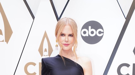 Nicole Kidman navdušila v najbolj izzivalni obleki z rdeče preproge