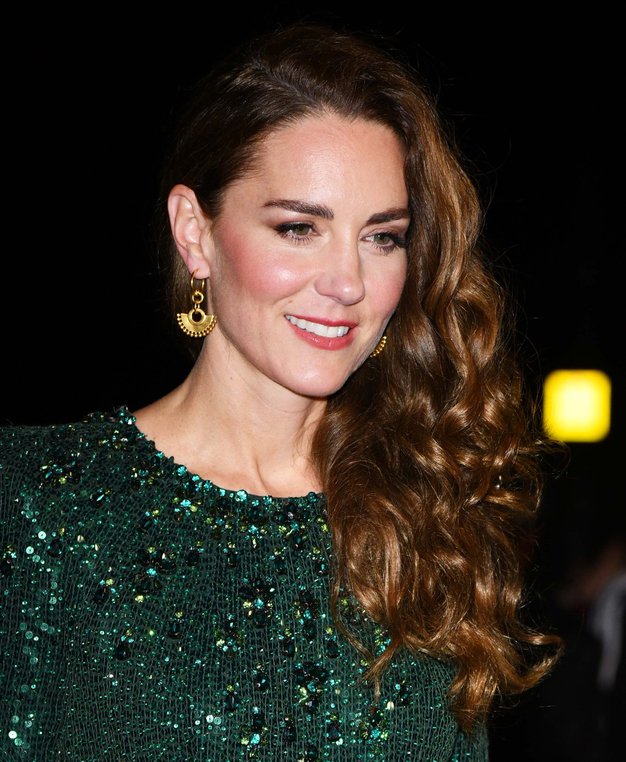 Za posebno priložnost je Kate Middleton iz svojega arhiva izkopala še en kos znamke Jenny Packham: smaragdno obleko z bleščicami …