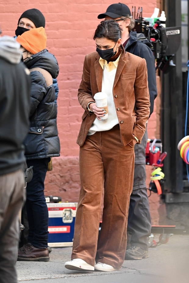 Katie Holmes med snemanjem njenega novega filma Rare Objects v New Yorku.