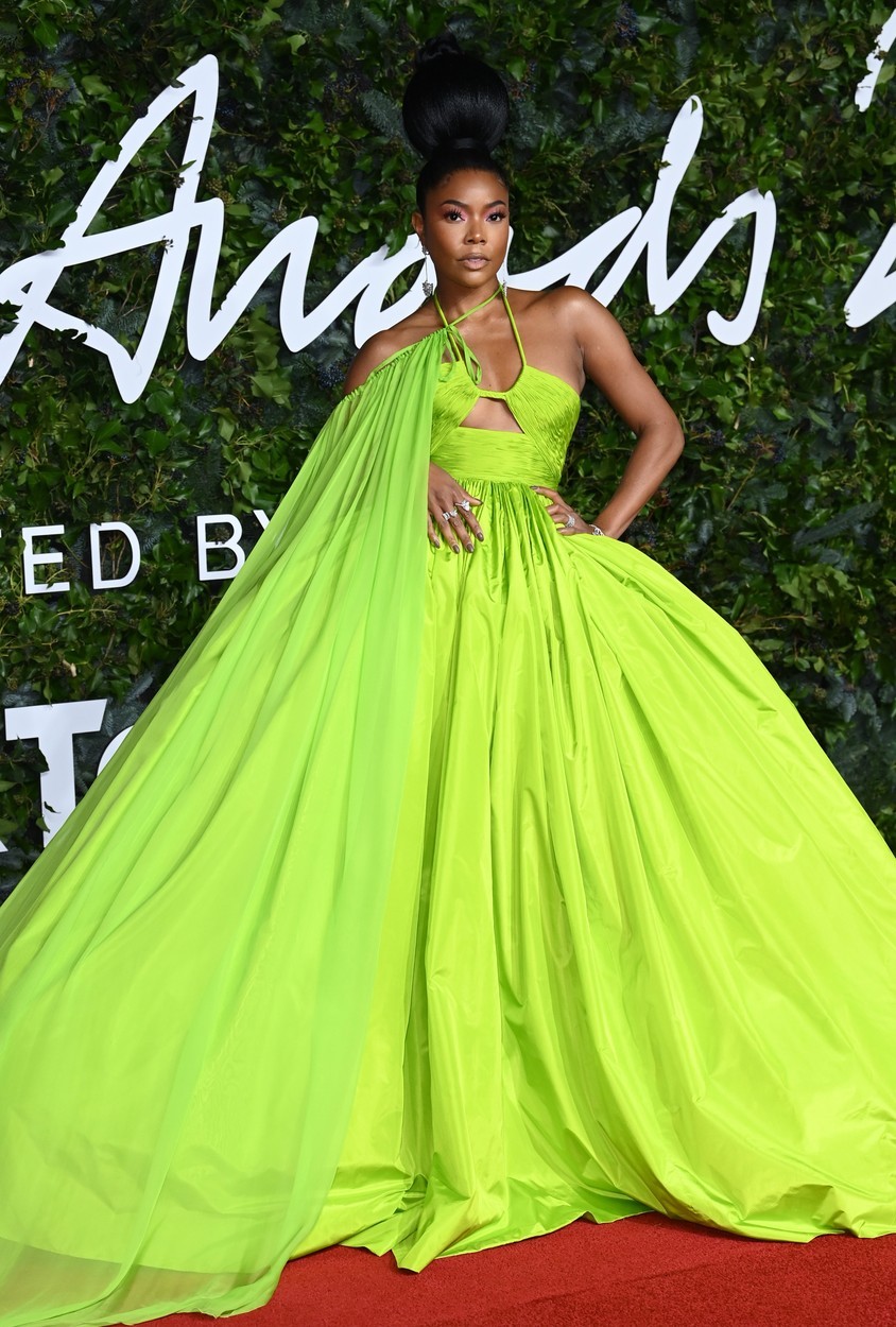 Gabrielle Union je presenetila v drzni obleki znamke Valentino Couture.