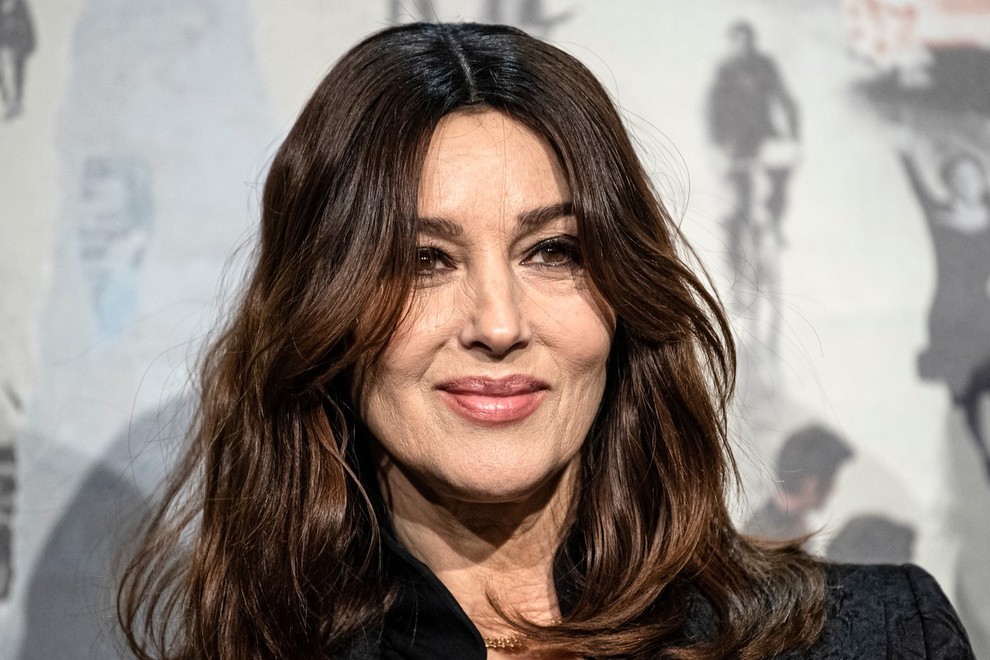 Prinesite eliksir mladosti, Monica Bellucci. Osupljiva 57-letna manekenka in igralka nas je znova navdušila. V svoji desetletja dolgi karieri je …