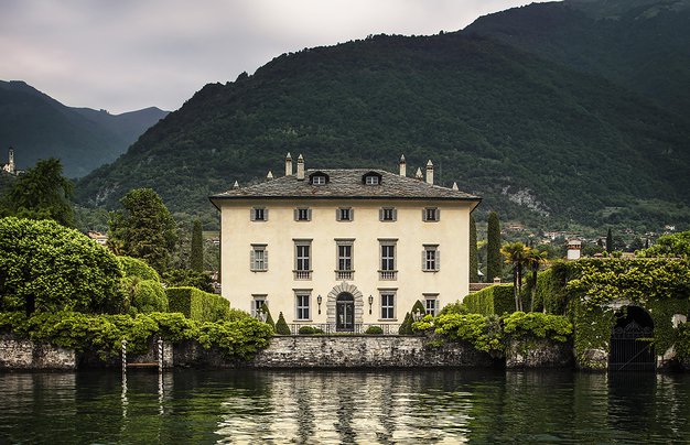 V fotogaleriji si oglejte notranjost palače Villa Balbiano ob jezeru Como.