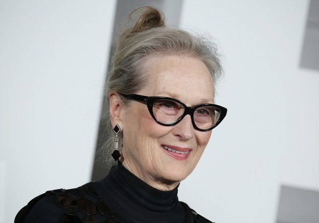 Meryl Streep je s to pričesko videti vsaj deset let mlajša - Foto: Profimedia