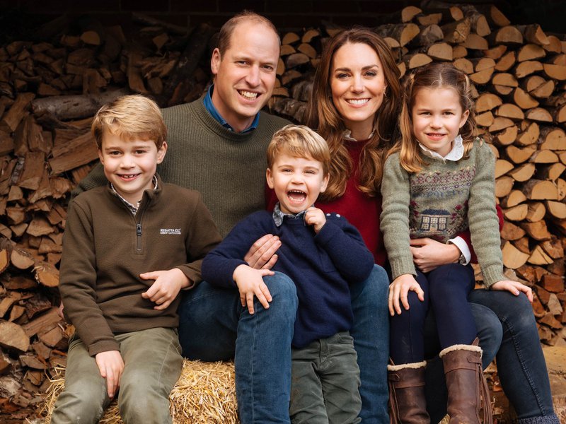 To je najljubši model in znamka škornjev, ki jih Kate Middleton nosi že od univerze (in zopet so v modi)