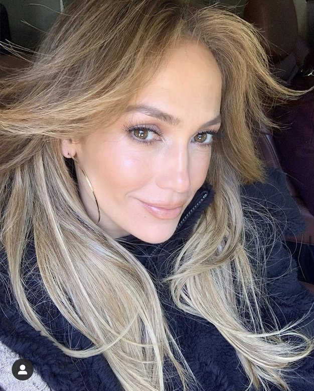 Jennifer Lopez je že nosila barvo, ki bo v naslednjem letu najbolj trendi (in izgledala je čudovito) - Foto: Profimedia
