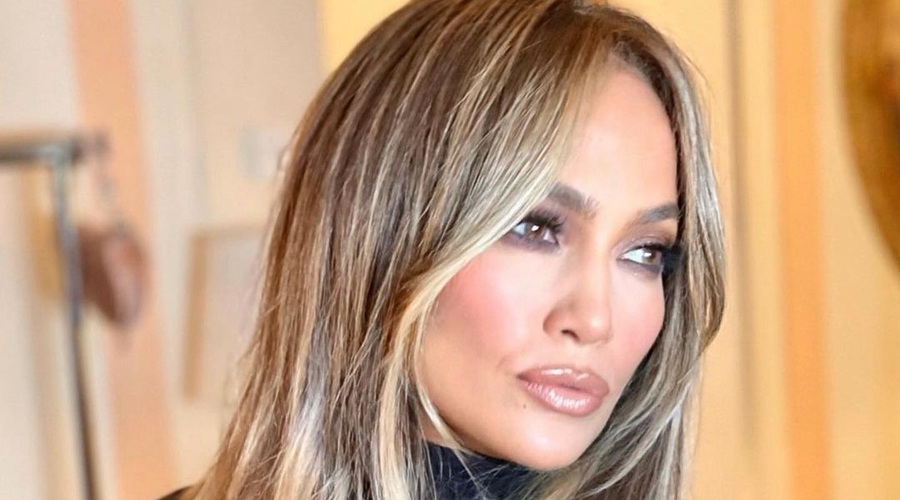 Jennifer Lopez letošnjo zimo prisega na ta klasični vzorec. Videti je čudovito! (foto: Instagram)