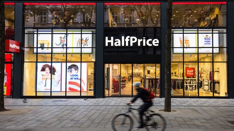 Vrhunske blagovne znamke po ugodnih cenah – odpira se HalfPrice prodajalna v Sloveniji