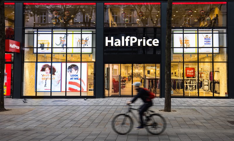 Vrhunske blagovne znamke po ugodnih cenah – odpira se HalfPrice prodajalna v Sloveniji (foto: HalfPrice)