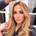 Jennifer Lopez se je poslovila od svojih dolgih las: pevka je drastično skrajšala svojo pričesko in navdušila z novim videzom