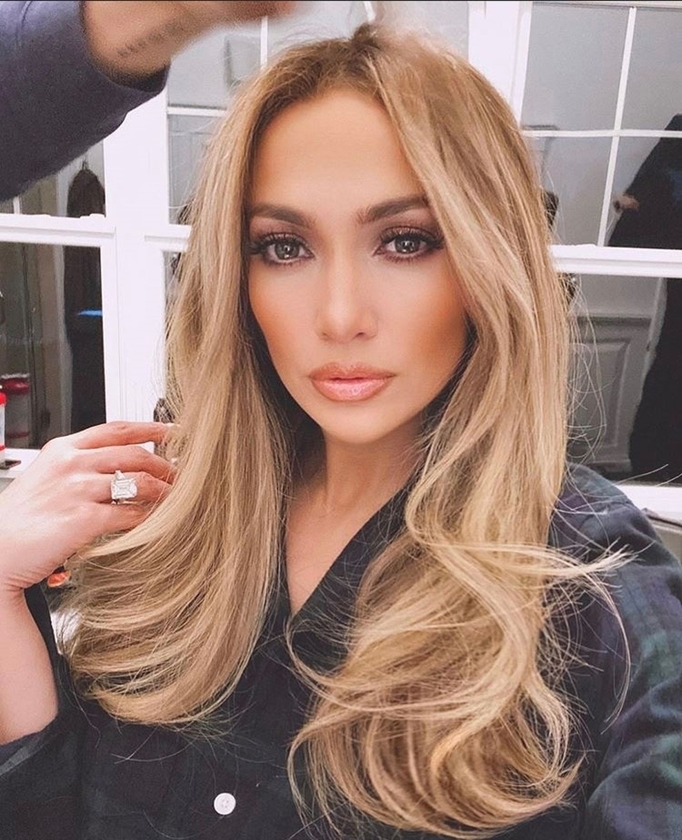 Jennifer Lopez se je poslovila od svojih dolgih las: pevka je drastično skrajšala svojo pričesko in navdušila z novim videzom (foto: Profimedia)