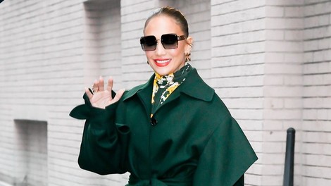 Jennifer Lopez je nosila najljubšo torbico Kate Middleton. To je investicijski kos, ki ga boste želeli kupiti