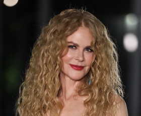 Najnovejša fotografija Nicole Kidman zrušila internet: Oboževalci ji očitajo uporabo ponesrečenega fotošopa