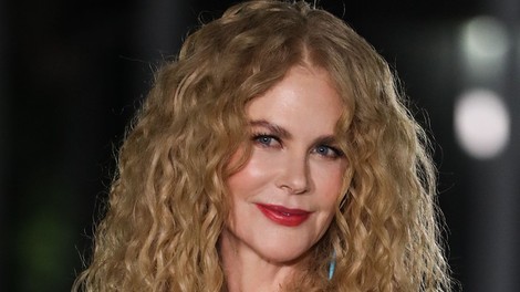 Najnovejša fotografija Nicole Kidman zrušila internet: Oboževalci ji očitajo uporabo ponesrečenega fotošopa