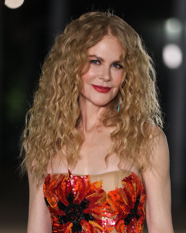 Najnovejša fotografija Nicole Kidman zrušila internet: Oboževalci ji očitajo uporabo ponesrečenega fotošopa - Foto: Profimedia