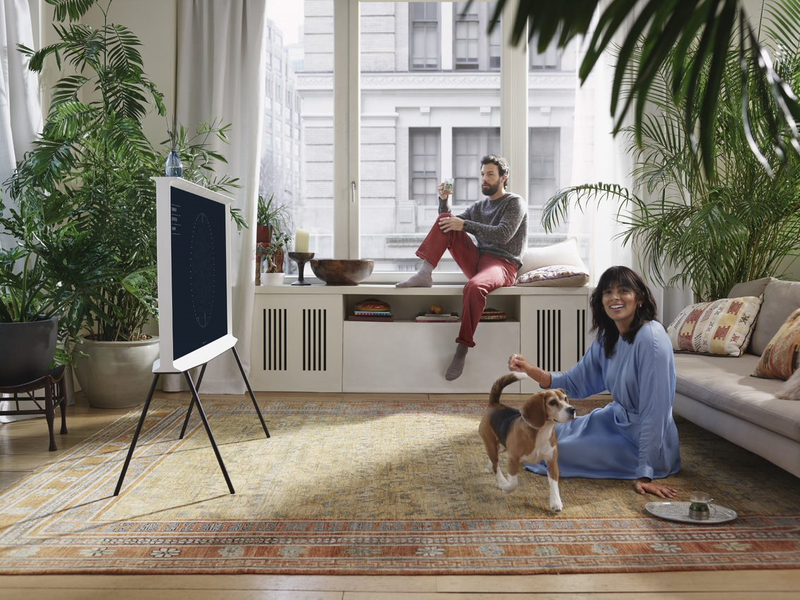 Televizorji so del interjerja tako kot dizajnerski kosi pohištva (foto: Samsung)