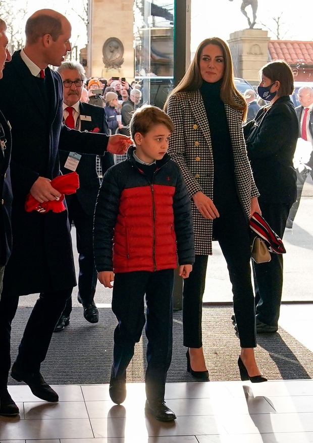 Pepita blazer, ki ga je nosila Kate Middleton, je znamke Holland Cooper in odlično odraža kraljevi slog. Vse od leta …