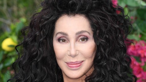 Cher pojasnila, zakaj nikoli ne bo imela svojih naravnih sivih las, a pravi, da so "za druge ženske v redu"