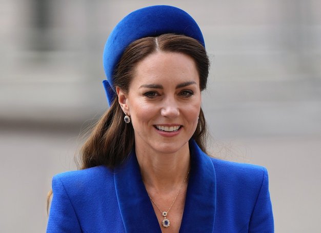 Vojvodinja Cambriška je bila na včerajšnji maši ob dnevu Commonwealtha v Westminstrski opatiji videti v modri barvi. Za to priložnost …