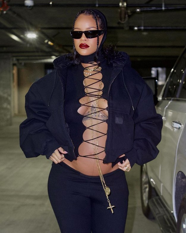 Rihanna ni edina, ki premika meje nosečniške mode - Foto: Instagram /@badgalriri