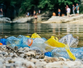 Rotary Slovenija z gibanjem glassyclassy.eco – za svet brez plastike