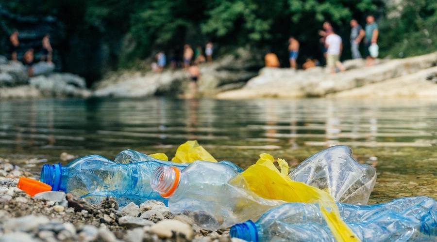 Rotary Slovenija z gibanjem glassyclassy.eco – za svet brez plastike (foto: PROFIMEDIA)