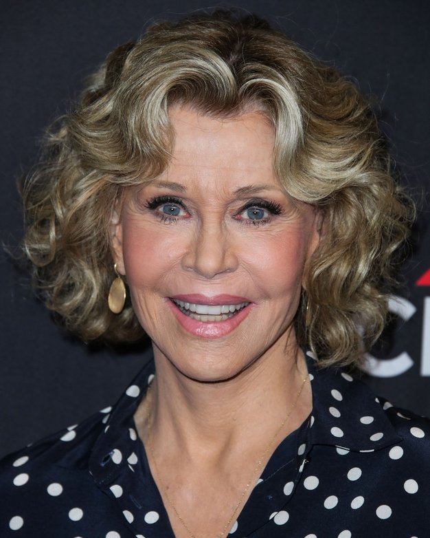 Jane Fonda se je na slovesnosti ob odtisu roke in noge čustveno poklonila svoji soigralki iz serije Grace in Frankie …