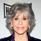 Jane Fonda se je poslovila od svojih sivih las! Odslej je rdečelaska