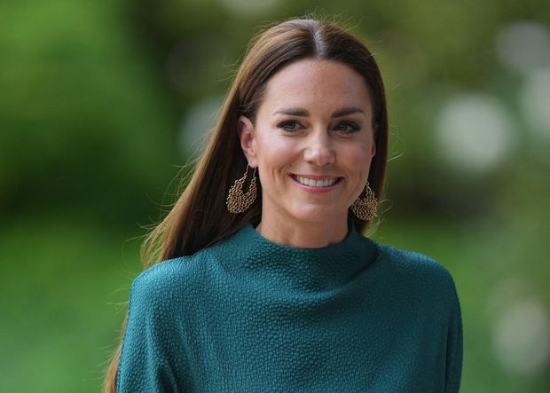 Kate Middleton, vojvodinja Cambriška, je ena največjih zagovornic britanske mode v svetu. Pred včerajšnjo podelitvijo nagrade kraljice Elizabete II. za …