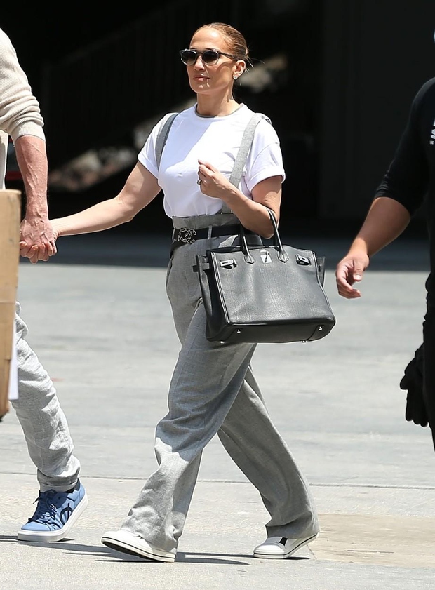 To ni prvič, da smo Jennifer Lopez videli oblečeno v pajac, saj je očitno, da je to eden njenih najbolj …