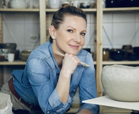 Barbara Plavec Brodnjak je oblikovalka, ki se je do ušes zaljubila v nov material