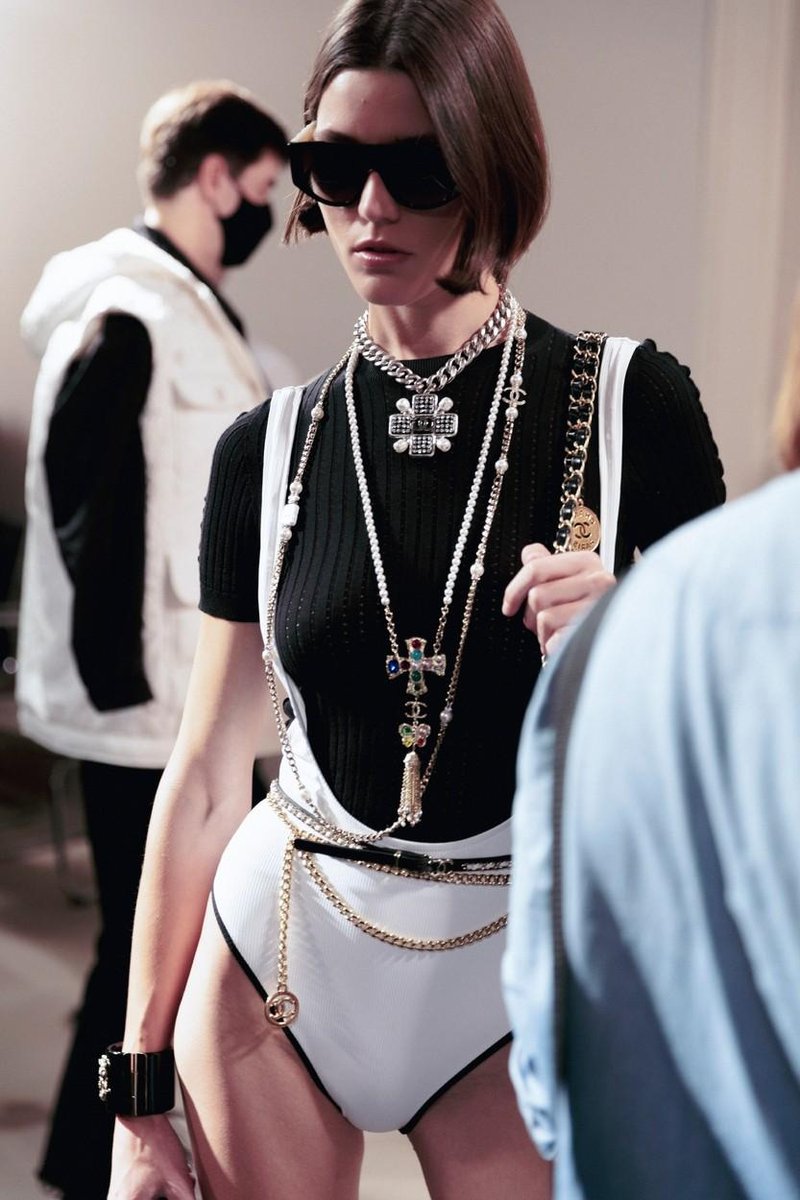 Za letošnje poletje nas navdihuje brezčasni Chanel: Poiskali smo najbolj šik kopalke po vzoru francoske modne hiše (foto: Profimedia)