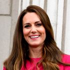 Kate Middleton na platinasti jubilejni prireditvi navdušila v obleki v barvi fuksije